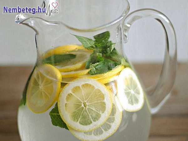 Indítsuk a napot citromos vízzel!